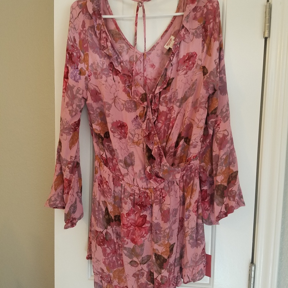 Romper - Picture 1 of 1